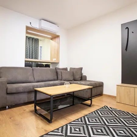 Apartment Ivy Belgrado Esterno foto